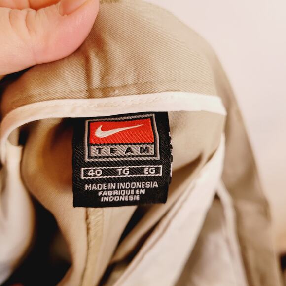 Nike Team pleated front khaki performance golf shorts - Picture 3 of 7